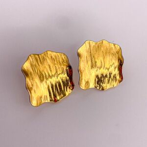 Vintage Marked Avon Gold Tone Textured Post Earrings.